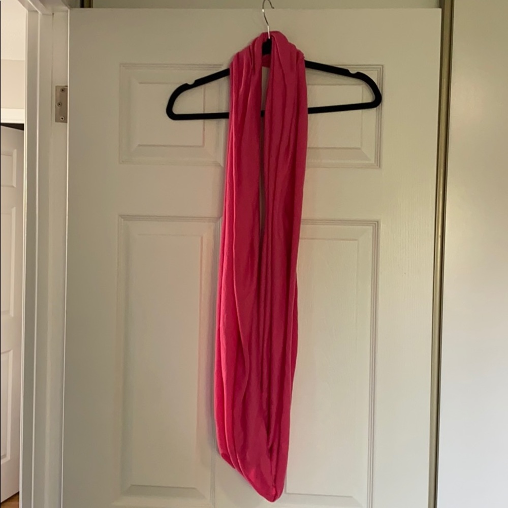 π₯ 3/30$ or FREE w/ 50$ π₯** PINK CIRCLE SCARF **